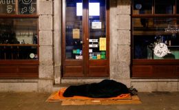 AB’nin göçten sorumlu yetkilisi: Belçika, Hollanda’da yüzlerce kişi haftalarca sokakta uyudu