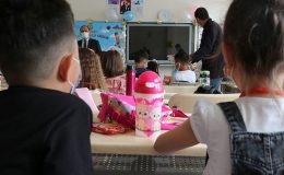 Hollanda’da parasızlıktan okula aç giden 11 yaşındaki öğrenci sınıfta bayıldı