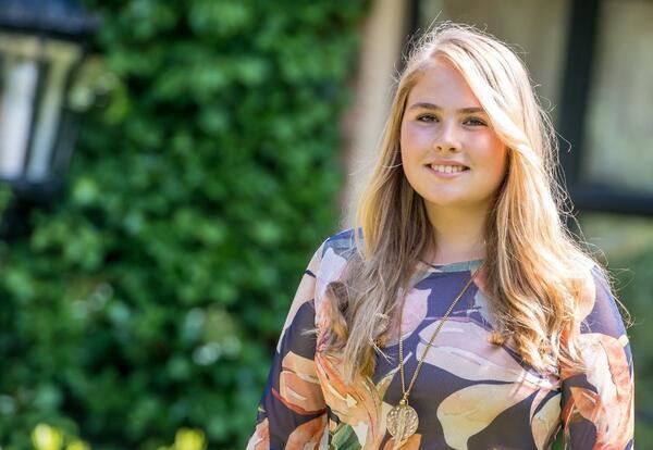 Üniversiteye başlayan Hollanda Prensesi Amalia güvenlik nedeniyle evi terk edemiyor