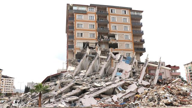 Hollanda Türk  gönüllüler vakfi (HGTV) Depremzedeler için iftar düzenledi