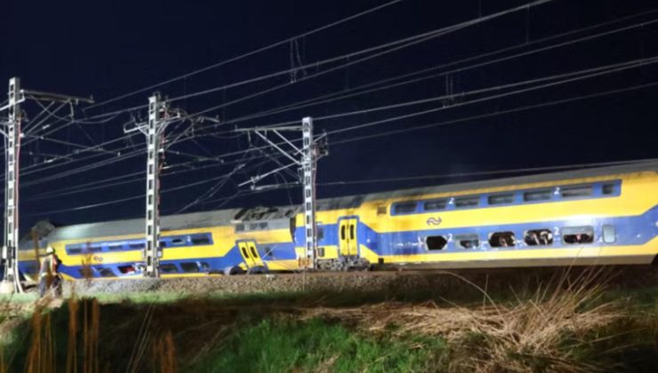 Hollanda’da yolcu treni yük treni ile çarpıştı